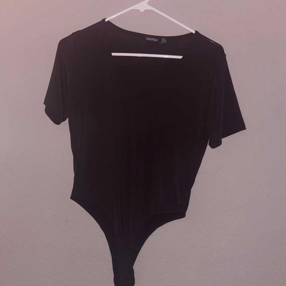 Boohoo Classic Black V-Neck Bodysuit